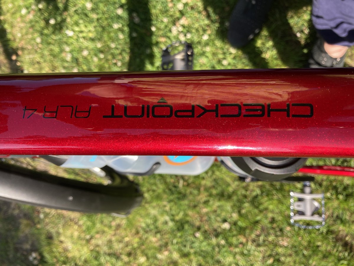 STOLEN FROM WATERLOO STATION YESTERDAY.
NHS employee, abused at work by the public, this bike is my mental health lifeline. Please help me find it 🙏🌈