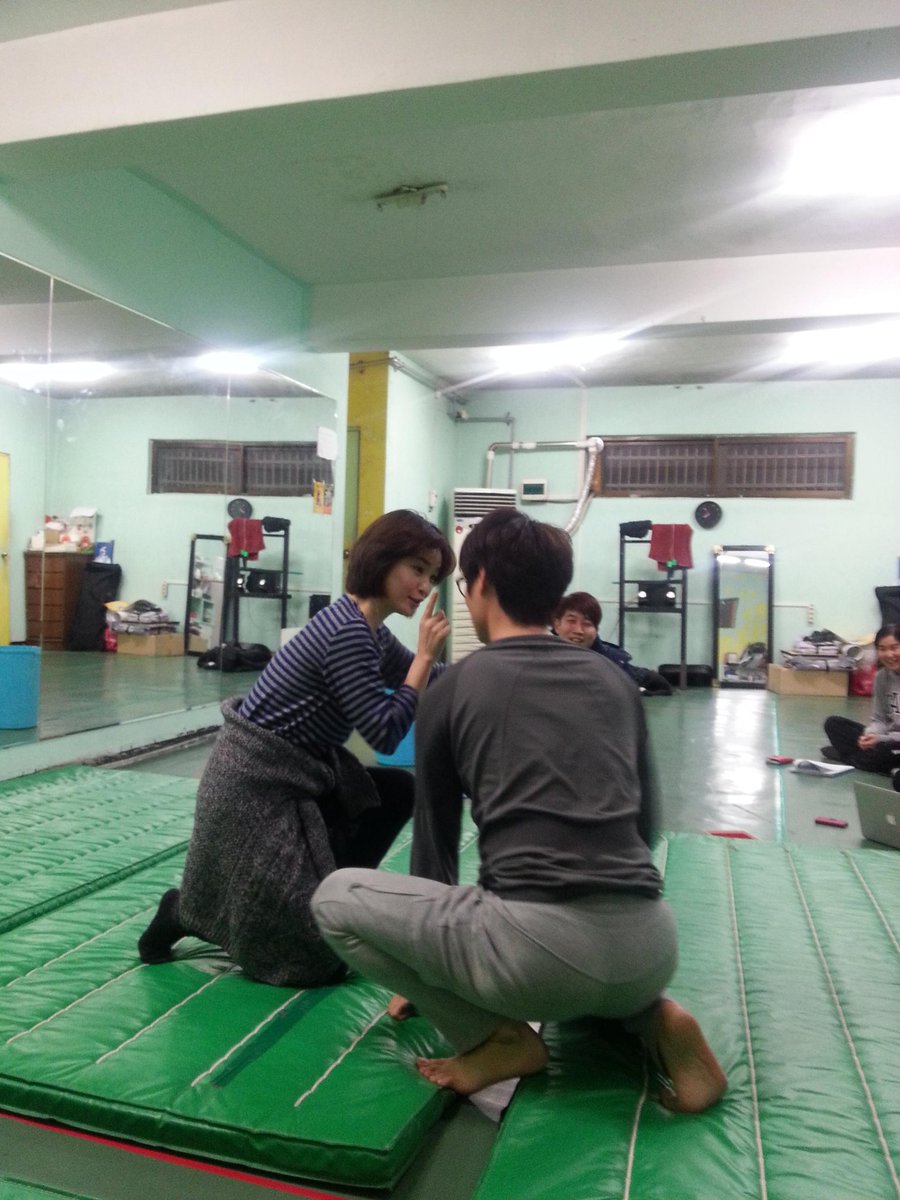 아무도 없을거 같은 미됴밴 사진을 올려보자
있으면 어떡하지.....?