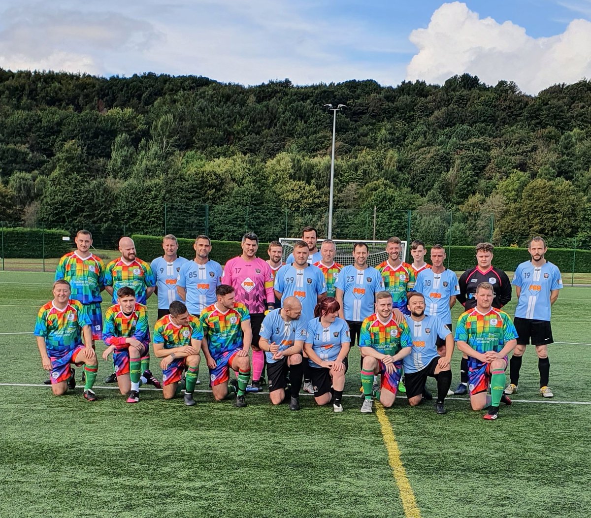 battlingfatlads's tweet photo. Any a firm handshake to our friends @LadsFC_Hull for a fantastic game and hopefully the first of many Yorkshire derby's 👏👏👏
#YorkshireYorkshireYorkshire 
#charityfootball https://t.co/yLCVlzkh3j
