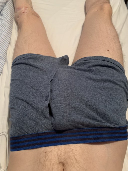 2 pic. Like if you wanna see inside. https://t.co/mw9l6QrbbE