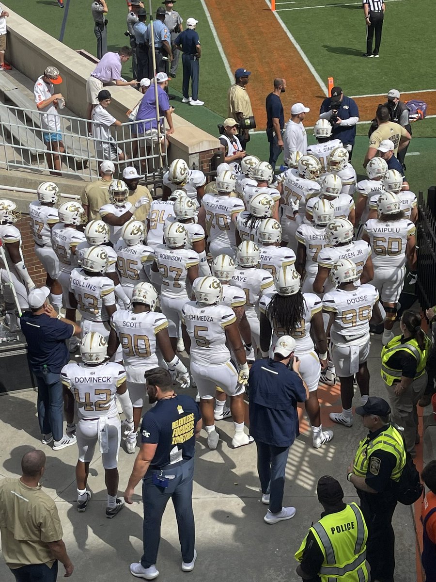 Super proud to see our #22 in action yesterday! <a href="/KalebEdwards21/">Kaleb Edwards</a> <a href="/redwards77/">Rashunda Edwards</a> <a href="/DaculaFB/">Dacula Football</a> 

Awesome team performance.👏🏾
Fans we gotta continue to show up for this team! 
We all we got! We all we need! 📣#WIN21
<a href="/GeorgiaTechFB/">Georgia Tech Football</a> <a href="/CoachCollins/">Coach Collins</a> <a href="/Coach_NBurton/">✨𝙽𝚊𝚝𝚑𝚊𝚗 𝙱𝚞𝚛𝚝𝚘𝚗✨</a> <a href="/_CoachThacker/">Coach Andrew Thacker ⁸</a>