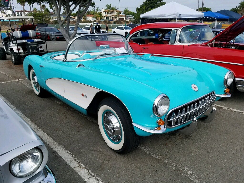 SD_Bayfair's tweet photo. Hey #RaceFans: youโll definitely want to head over to Crown Point for the @HomeStreetBank Bayfair #CarShow with 200+ cherry cars, from classics to today! Shuttles run between the islands all day. #SanDiego #Bayfair Tickets https://t.co/TQuCAQyCa3 https://t.co/ZEuRDBJWCP