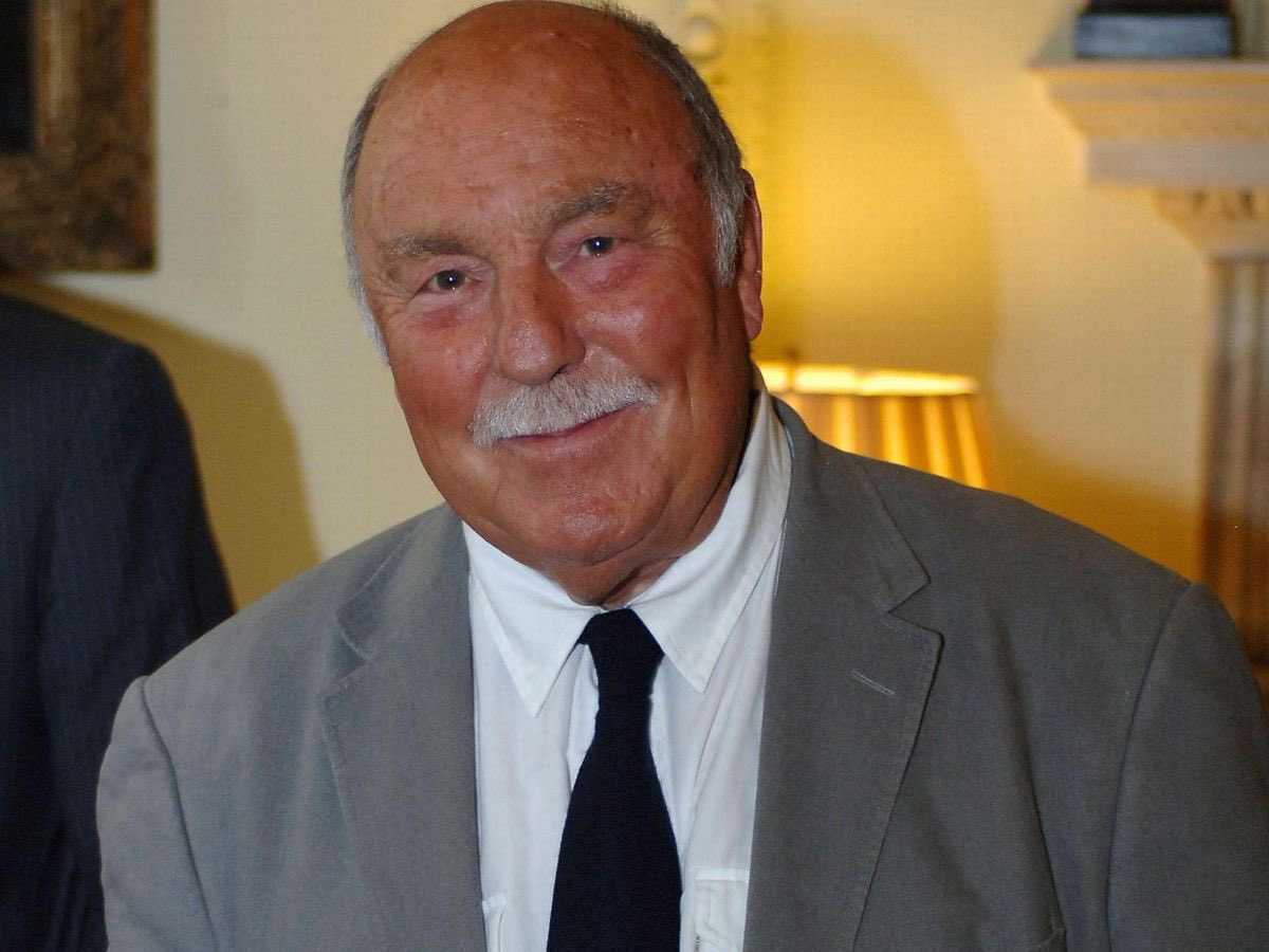 roastbeefclub's tweet image. Desperately sad news hearing that these two legends have passed away today. @BeingBoycie #JimmyGreaves #boycie #johnchallis