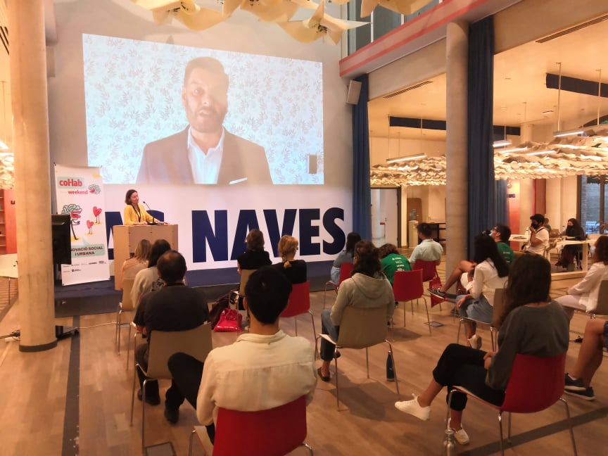 vlcinnovation's tweet photo. COL·LAB WEEKEND @carlosgaliana: "Nos gustaría que esa ilusión que habéis puesto este fin de semana, continúe. Os necesitamos para construir la ciudad del futuro. Porque la innovación es un viaje colectivo, en el que todos y todas tenemos cabida"
#hackathon #collabWeekend #CW21 https://t.co/FuAa17E0os