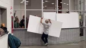 Выборы участок. Избирательный участок школа номер 1. Избирательный участок вывеска. Избирательный участок 169. Школа 2062 яковлевское.