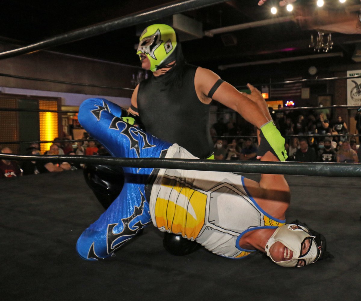 WindyCitySlam's tweet photo. First batch of photos from @BerwynCW “The Return” from Saturday night, including @ChicagoBearHug Steve Michaels, Yakuza, Disc Jocker Jr., @Shogun_Logan63, @OneManDynasty_ & @El_SazonAngel.
📸: @mikepankow/@windycityslam
#indiewrestling #ChicagoWrestling #BCWReturn #BCWReturns https://t.co/wNvEZJp6pL