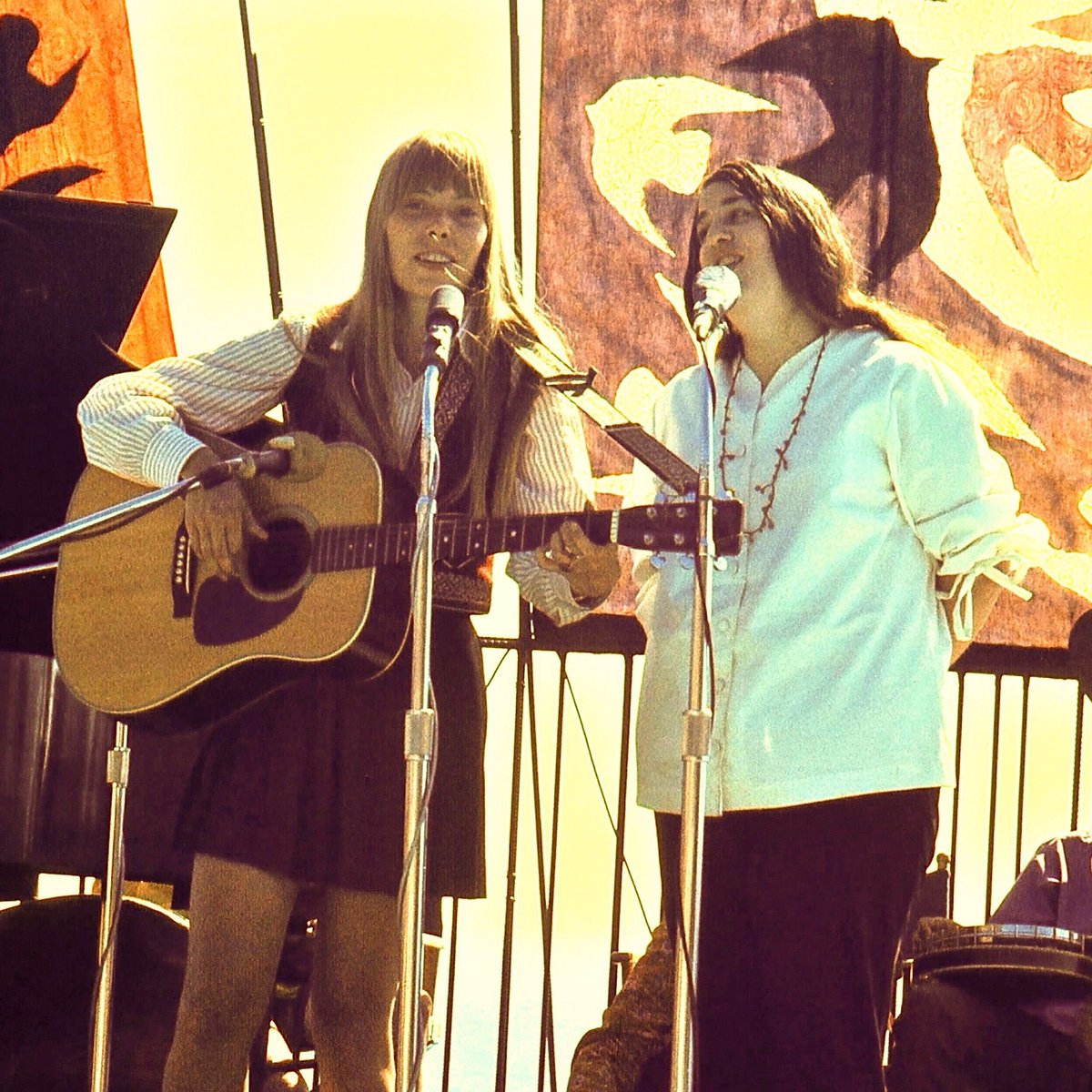 jonimitchell's tweet image. Happy heavenly birthday to Cass Elliot 💛

Photo by Sulfiati Magnuson (@sulfiati881).