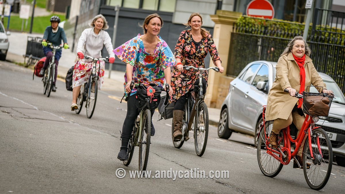 All types of happy at this year's #Edinburgh Fancy Women Bike Ride. Here's some highlights and you can find a full photo album at andycatlin.myportfolio.com/fancy-women-bi… #WFBR