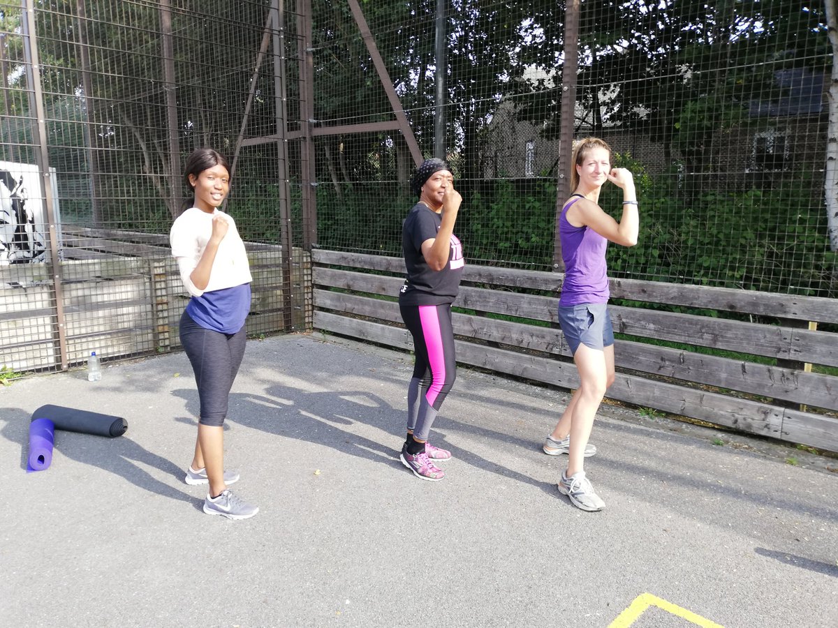 Big shout out to these three ladies, great Full body workout this morning at #langthornepark <a href="/OurParksUK/">Our Parks</a> <a href="/wfcouncil/">Waltham Forest Council</a> #turnuptoneup
