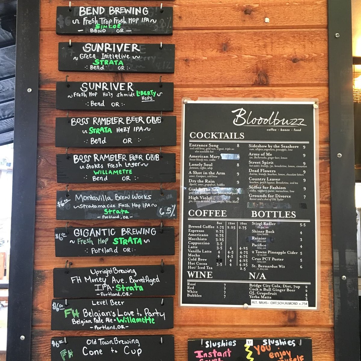 FreshHopFest's tweet image. Bend Night at the @FreshHopFest has already started. Fresh taps from @SunriverBrewing @BossRambler and #bendbrewing!