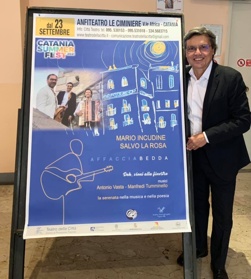 SalvoLaRosatv's tweet photo. Otto spettacoli alle Ciminiere a #Catania con #Affacciabedda. Con @MarioIncudine vi aspettiamo:
-23/24 settembre ore 21
-25 settembre ore 18,30 e ore 21
-30 settembre ore 21
-1 ottobre ore 18,30
-2 ottobre ore 21
-3 ottobre ore 18,30
Per info e biglietti telefonare 095/530153. https://t.co/J5HGQsrwNk