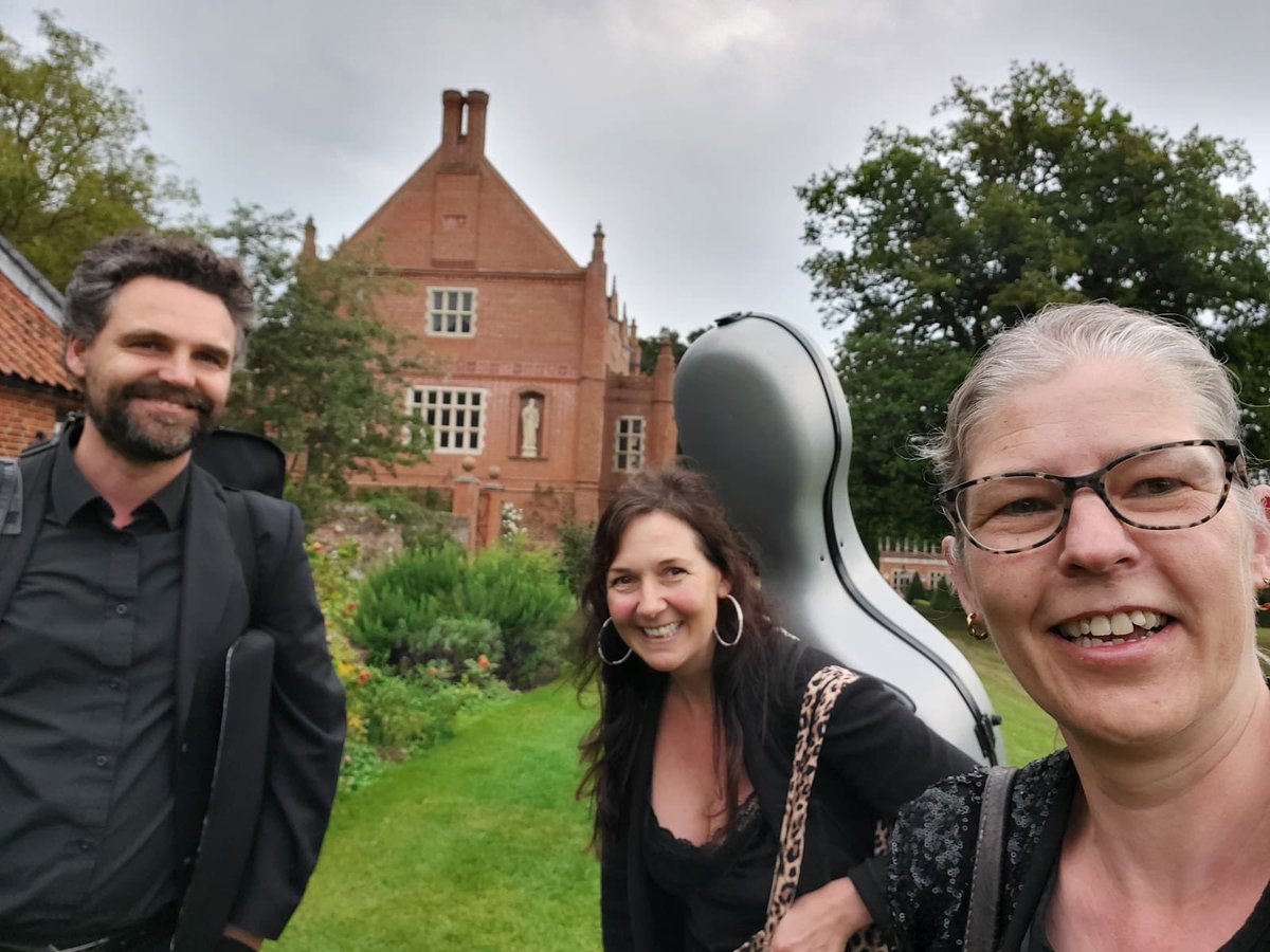 BlytheStringQ's tweet image. Lovely day playing for the #wedding of Alice &amp;amp; Alex at @OxneadHall #stringquartet #norfolk #livemusic