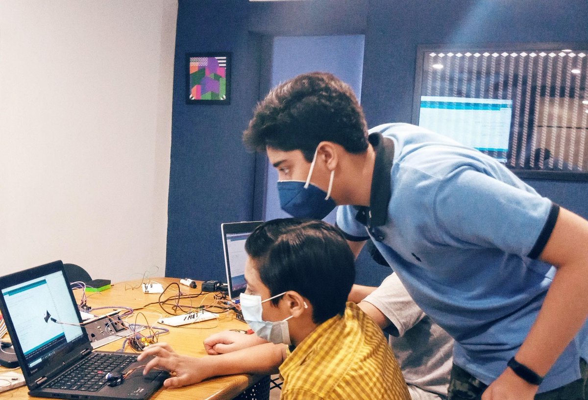 EducatorsStem's tweet photo. Class ambiance is kept light, cheery and healthily surprising so there’s no barrier between the children and teacher which may hinder the critical process of comprehension. Every student is encouraged to enquire and participate in class discussions. 🌟 https://t.co/4SOomf0DO1