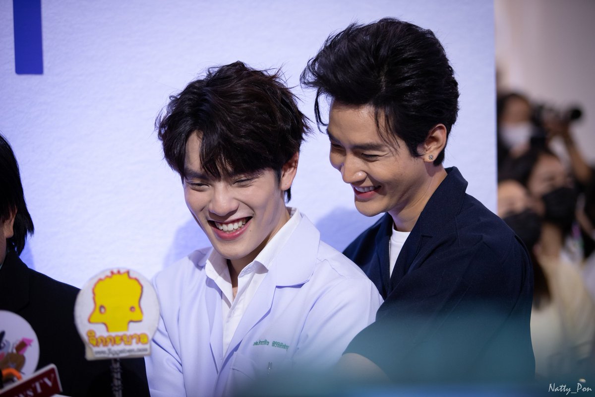 copgi9197's tweet photo. just wanna say that i love both of you so much 😩❤ https://t.co/rv0E4SAWdP