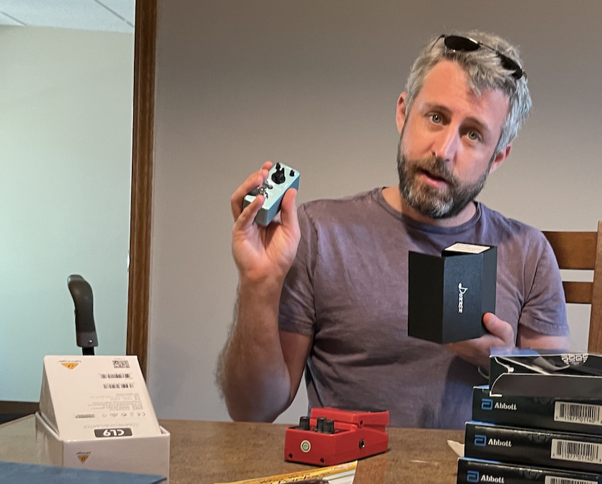 MDaware's tweet photo. also @jhspedals #HeHasTheBox https://t.co/PwEZ51Mz0T