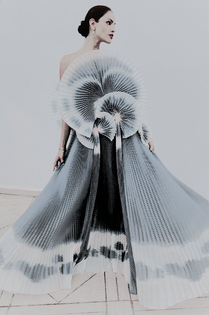 ESCORTESS's tweet image. ⠀
ᅠ
⠀˚   ⋆   .
✷   ✹  　　 +   　 . ✵  
            𝐖𝐄𝐃𝐃𝐈𝐍𝐆.　 ·  ·

      ،   *  𝖘𝖍𝖆𝖊 𝖒𝖔𝖗𝖗𝖆𝖘𝖘 ➴

she made her appearance during the royal wedding celebration ; donning the haute couture garments inspired by her exotic land’s fashion .
⠀