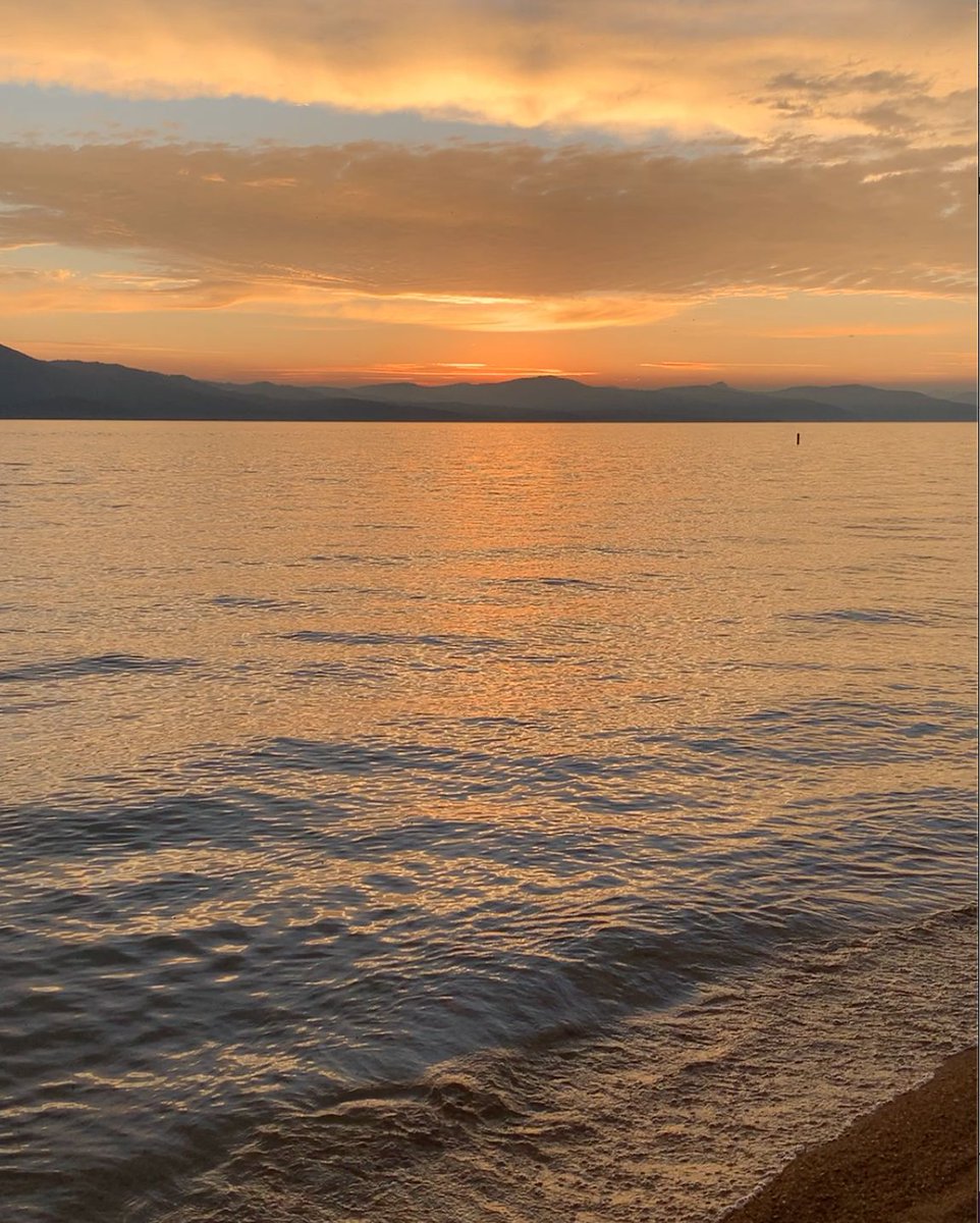 HarrahsTahoe's tweet image. Sure did miss these beautiful #scenicsundays #Tahome #sunset #Beachlife #finally 🌄 #Thankyoufirstresponders