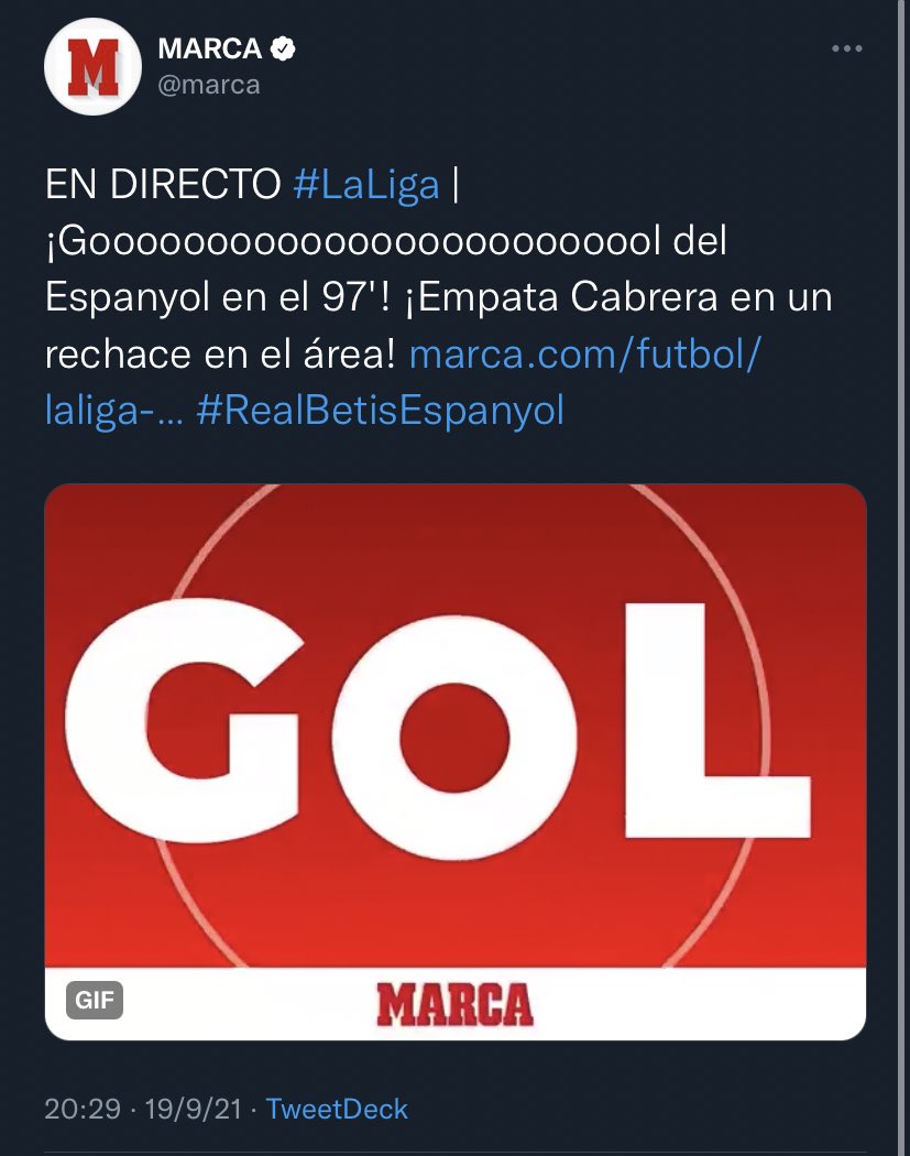 imanoleg_'s tweet photo. Fíjate tú qué cosas. Una semana de diferencia. Esperamos campañita, editoriales y portadas defendiendo el honor del Real Betis por esta ofensa. 🤷🏻 https://t.co/bKtcvVIrOK