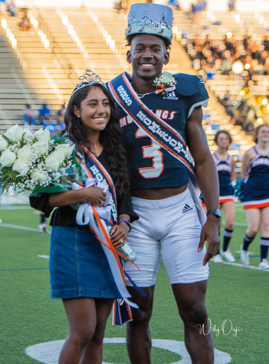 _brianokoye_'s tweet photo. Proud to say I won Homecoming King!🤴🏾 @SachseStangs @BarstoolSachse @SHS_Mustangs https://t.co/yZOTtFX9z8