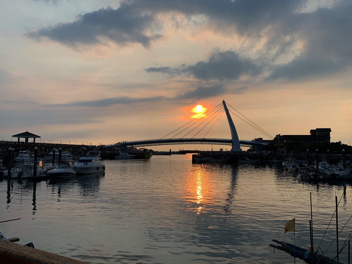 ning__tp's tweet photo. .
📱

2021.08.21
🇹🇼

#夕日 #夕日が綺麗 
#sunset #夕陽 

#tamsui #淡水 
#tamsuifishermanswharf #漁人碼頭 

#写真 #lifeintaiwan #台湾生活 
#nature #naturephotography #naturelandscape 
#sunsetphotography #sunsetlovers 
#夕暮れ時 #夕暮れ時の空 #夕暮れ時の風景 
#photography https://t.co/suOqxYB7QH