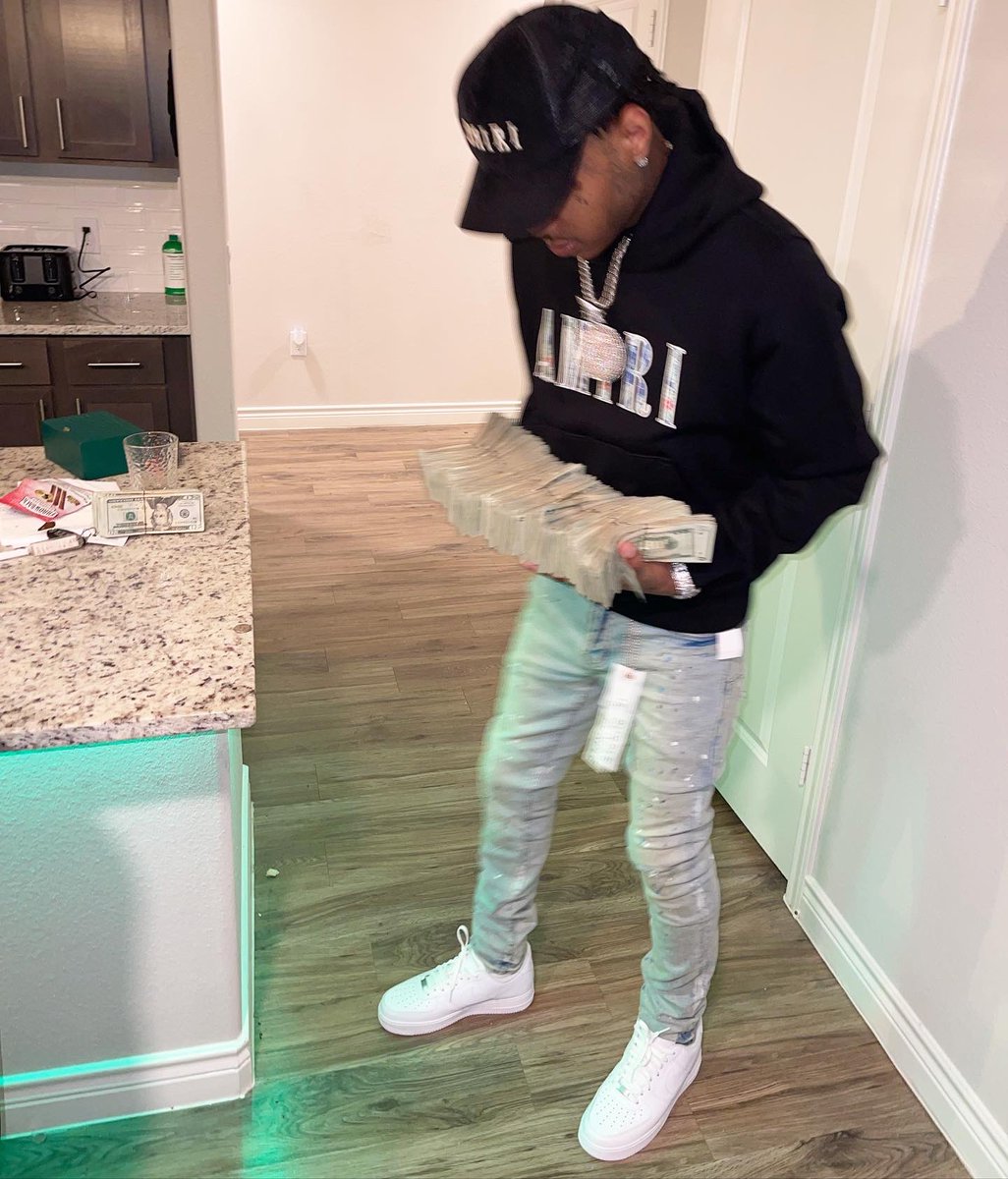 tremoneyy_23x's tweet photo. In My Bag But Iโm Laying back Iโm Turning ๐ This summer ๐ฅถโ
๐ซ๐#REALLYTURNT โผ๏ธ https://t.co/x2eJzGSx08
