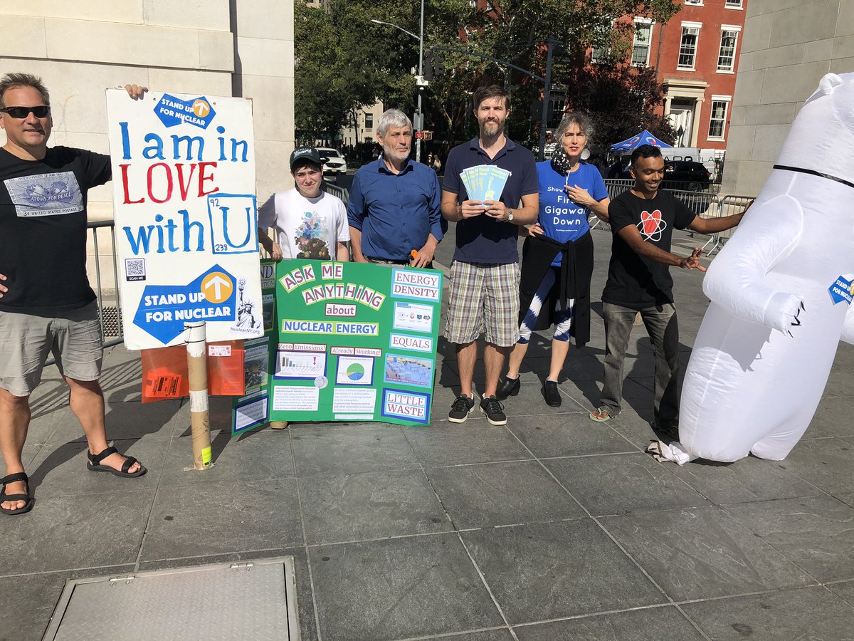 #StandUp4Nuclear was a success in Washington Square in New York City! Many positive &amp; intelligent conversations were had. Thanks to all who participated. #ZeroCarbonNuclear