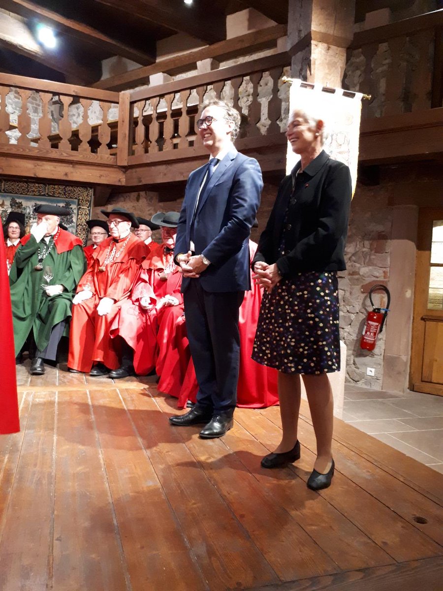 geraldgregoire's tweet photo. Très honoré d’avoir été intronisé confrère d’honneur de la ⁦@CONFRERIESTETIE⁩ en présence de la Ministre ⁦@KlinkertBrigitt⁩ . Une belle reconnaissance pour le ⁦@CA_AlsaceVosges⁩ pleinement investi dans le rayonnement de la viticulture et du patrimoine alsacien https://t.co/hBsecNEt8Z
