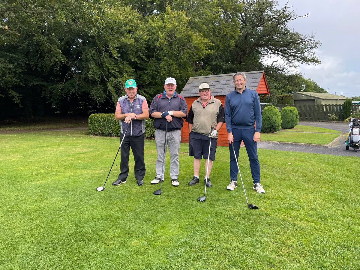 2 offaly legends supporting our club fundraiser, Johnny Flaherty who scored the winning goal in the 1981 all Ireland hurling final and Seamus Darby who scored the winning goal in the 1982 all Ireland football final. They were guests of Tommy P Fitzpatrick and Joe Murray.