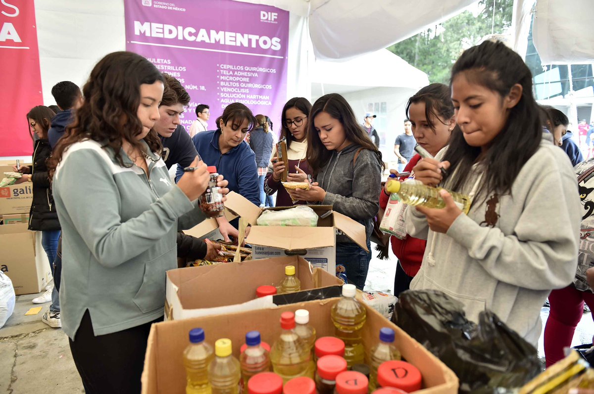 fercastillodm's tweet photo. Hace cuatro años, los corazones de los mexiquenses se unieron por un mismo fin… ¡AYUDAR! Hoy recordemos estos actos como ejemplo para seguirnos cuidando y apoyándonos entre todos. https://t.co/Szw4Qr87z6
