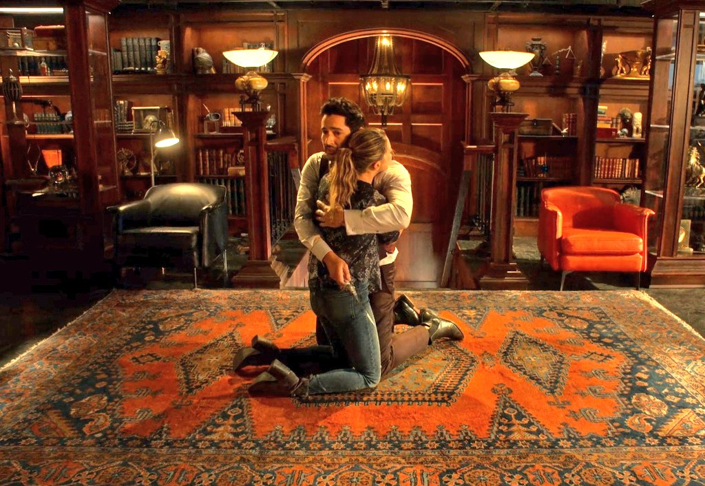 pricstlys's tweet photo. his quick assurance to chloe when he sees her panicking, scared and in the verge of breaking down. the urgency of lucifer to hug her and chloe melt into his arms right away- THIS SCENE HOLDS A SPECIAL PLACE IN MY HEART 😭 https://t.co/oKnt5hB6RW