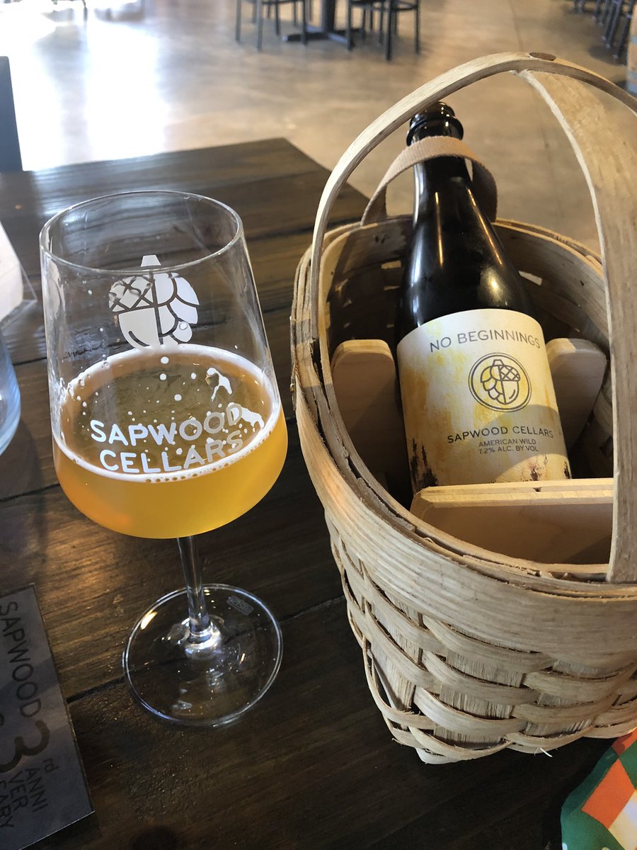 Scanndalus's tweet image. There are neither beginnings or endings to the turning of @TheWheelOfTime, but this was a beginning. The local brewery’s owners are huge fantasy fans and this was one of their first bottles. @SapwoodCellars #TwitterOfTime