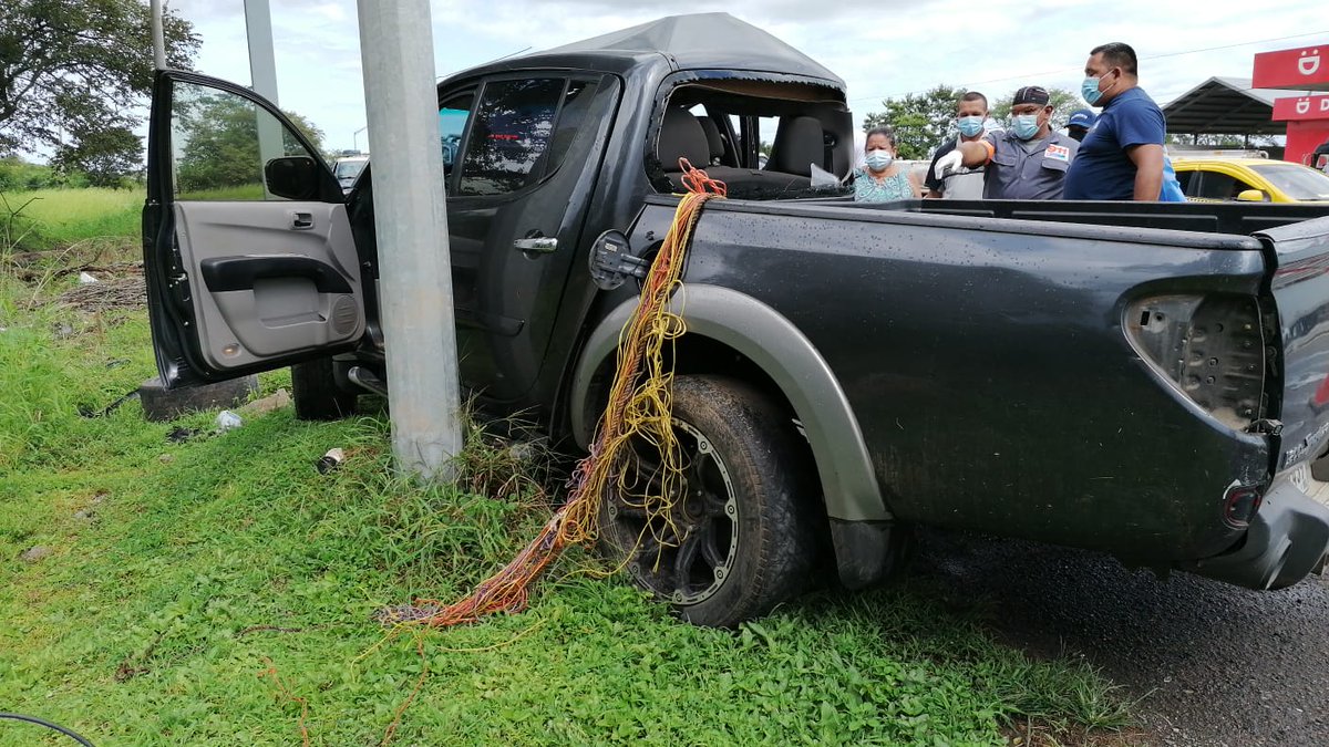 TVN Noticias (@tvnnoticias) on Twitter photo Se registra accidente vehicular (choque contra objeto fijo) en la entrada de Ocú, provincia de Herrera. Hubo 2 heridos trasladados a centro médico. Detalles de <a href="/BCBRP/">Bomberos De Panamá</a> #NoticiasTVN Se registra accidente vehicular (choque contra objeto fijo) en la entrada de Ocú, provincia de Herrera. Hubo 2 heridos trasladados a centro médico. Detalles de <a href="/BCBRP/">Bomberos De Panamá</a> #NoticiasTVN