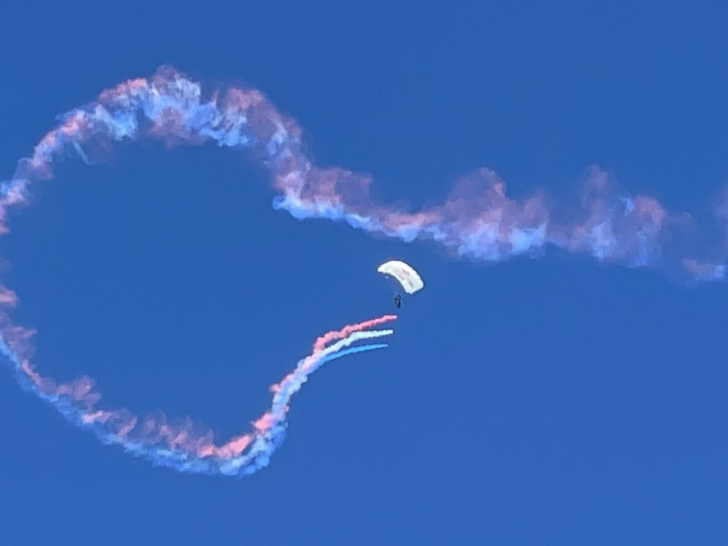 teamfastrax's tweet image. Earlier today in @OCNJVacation #AmericasSkydivingTeam had an #OnTimeOnTarget performance to kick off the Ocean City Air Show.

This performance was dedicated to Army Sergeant William D. Brown III.  SGT Brown died September 19, 2013 while supporting Operation Enduring Freedom