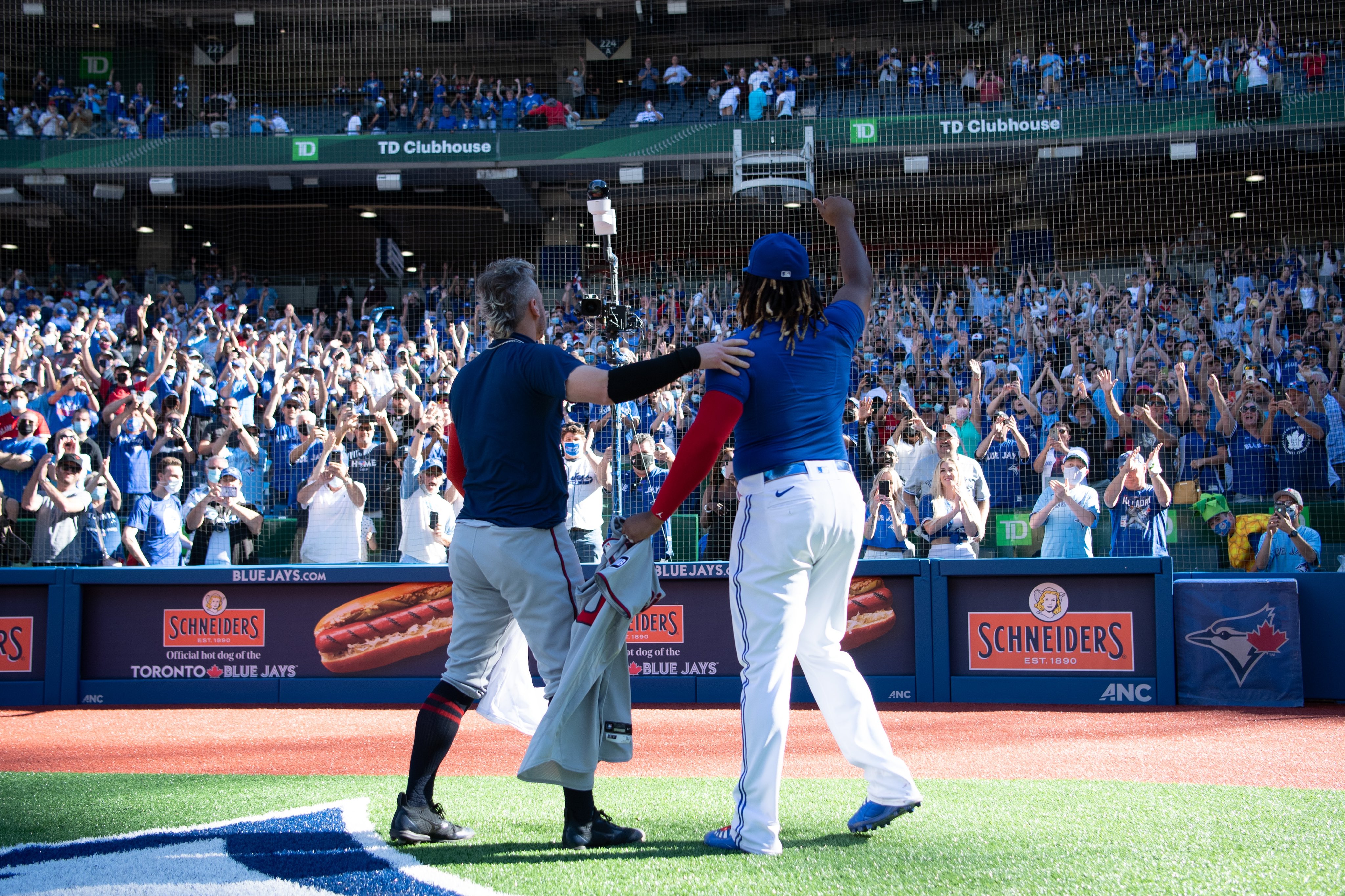 Toronto Blue Jays on X: A beautiful moment 🤝 @BringerOfRain20