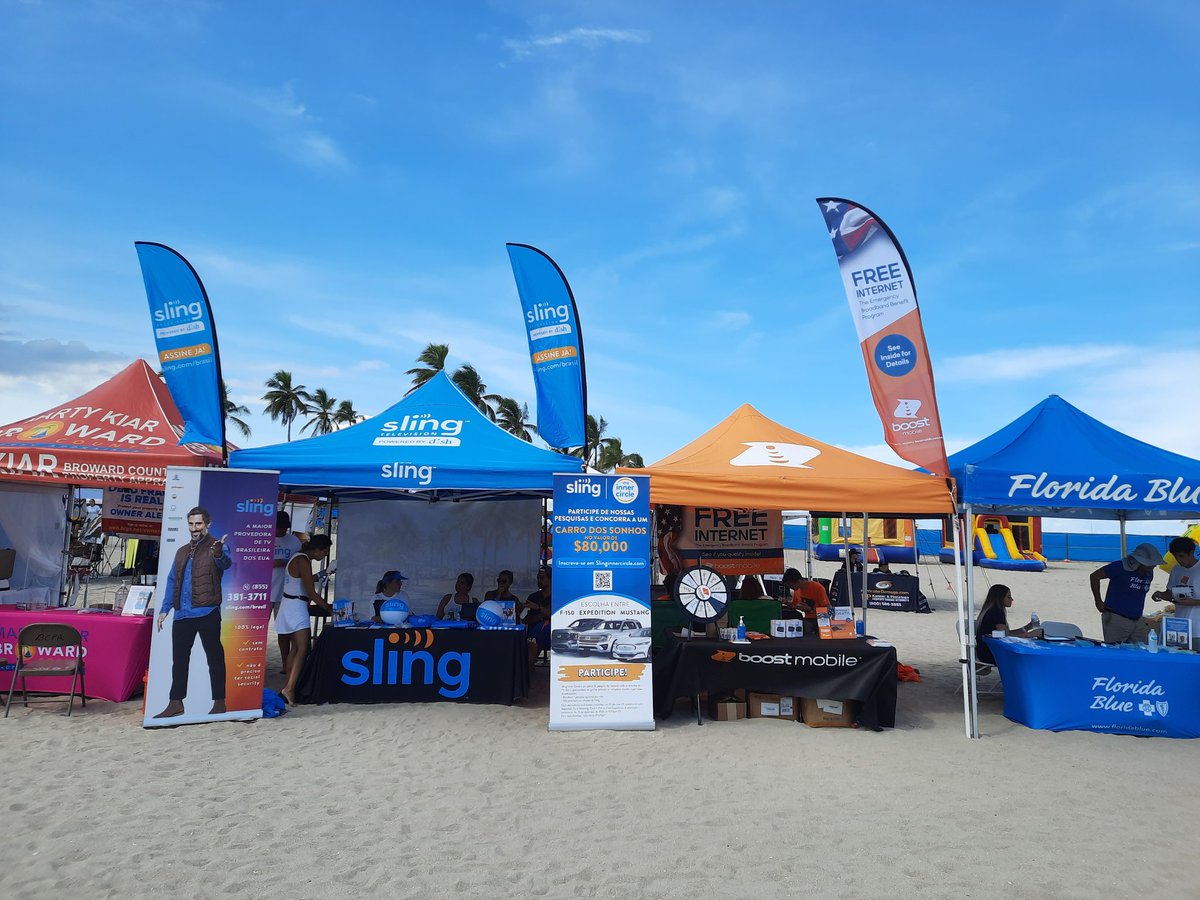 #Boostmobile and #slingtv representing at the #Brazilianfestival #brazilfest  #ftlauderdalebeach Come stop by for FREE TV AND FREE INTERNET