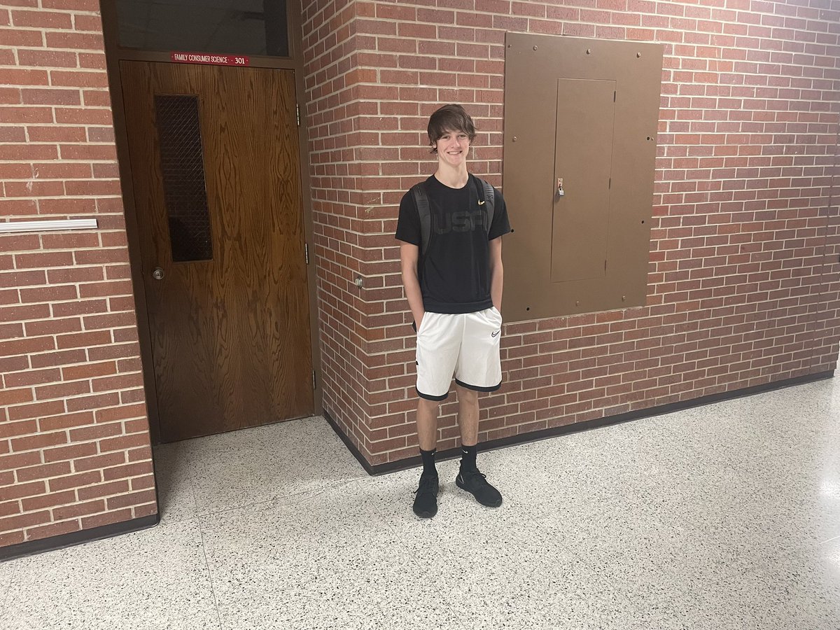evanfeezell's tweet photo. Congratulations to Abram Johnson.  He is our Patriot Male Lifter of the Week! Abram works with a passion and a purpose every day.  He lifts during class and then comes in for more after school. Abram goes above and beyond in the weight room.  Awesome work! https://t.co/rRmpYmRYqQ