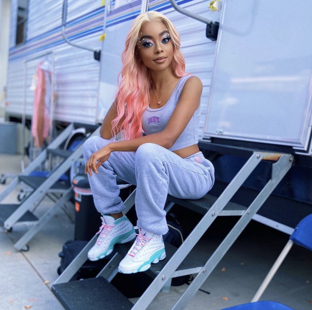 Skai on X: I hate bright color hair but this was cute 💞 https