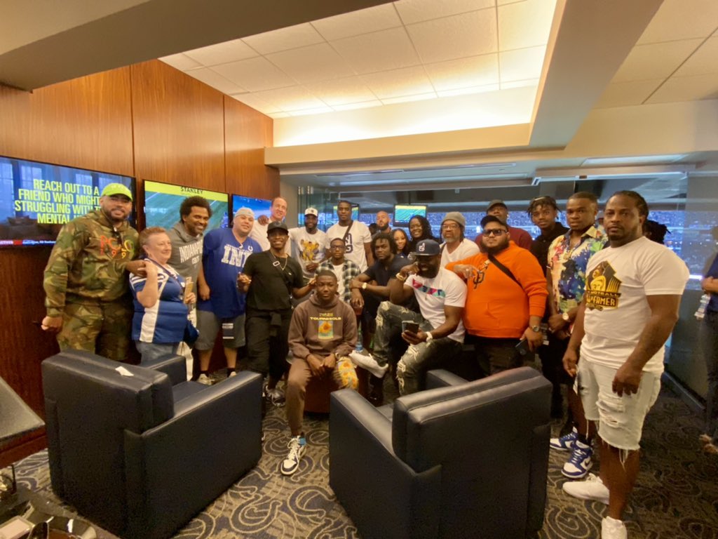 ampharris's tweet photo. Great day today when my guys @edgerrinjames #peytonmanning getting their @profootballhof rings @colts game today.  Chilling with family @reggiewayne_17 @therealmikeepps #Florida crew. https://t.co/bvG2Rp8xdD