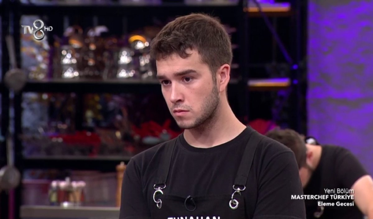 fenerliortmen1's tweet photo. Tunahan sen çok delikanlı bir adamsın. Öyle bişey söyledin ki kitaplarda ders niteliğinde okutulması gerekir; ülkenin gençlerine şans verin... #MasterChefTürkiye2021 https://t.co/hfWrv2fV3z