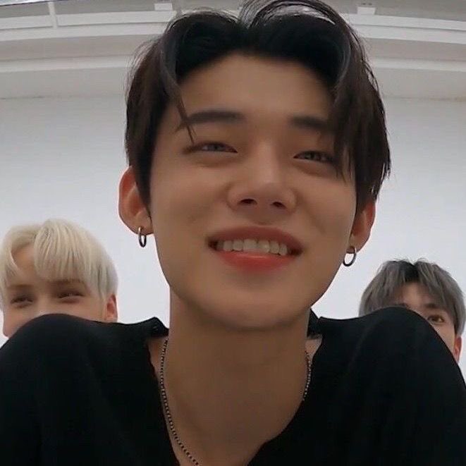 littlejjuni's tweet photo. TEETH SMILE https://t.co/6v81ViMW5m