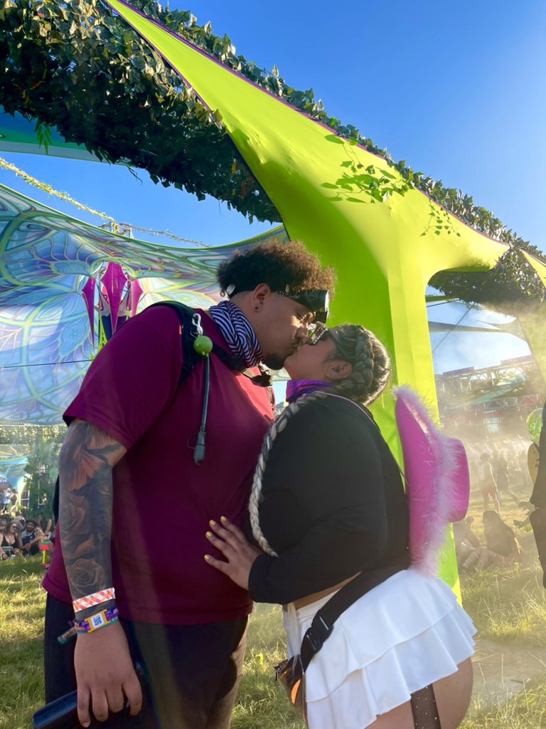 gnarlynicks's tweet photo. it's always magical in wonderland with you 🦋 https://t.co/cWwigpNIhk