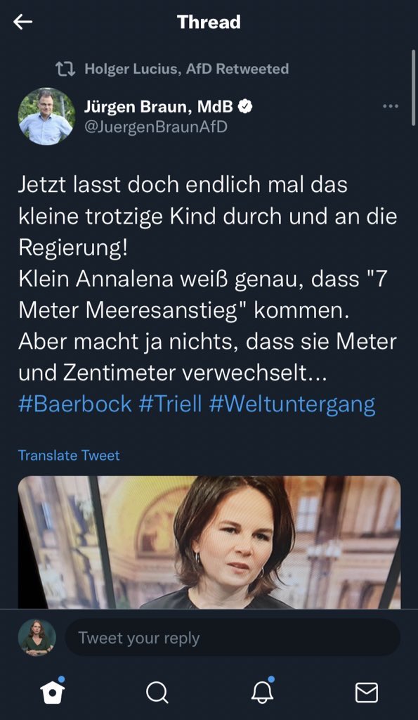 Falls jemand ein Symbolbild für Frauenfeindlichkeit aus Reihen der #AfD braucht, hier ist es: (Mal davon abgesehen, dass es eine aktuelle Studie gibt, die von den 7 Metern spricht.) #Triell