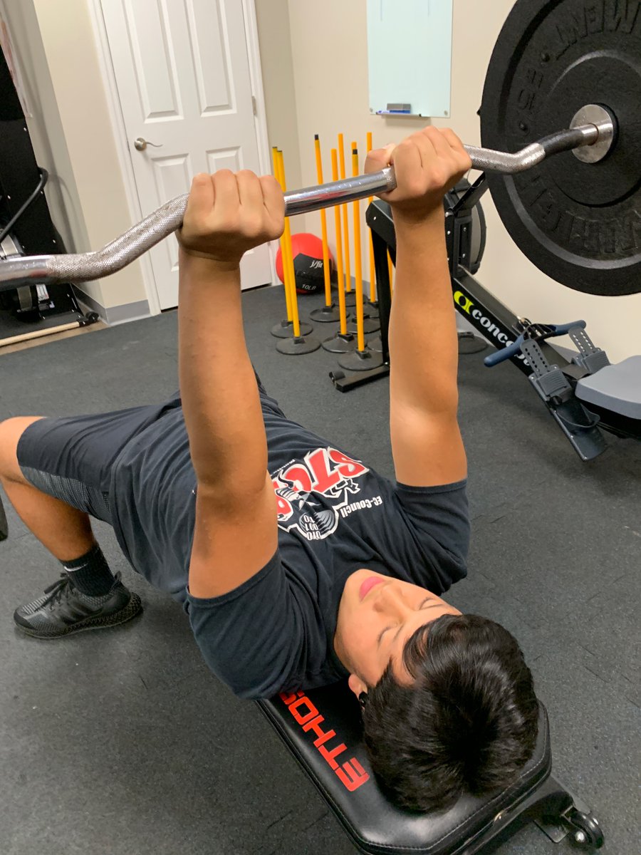 OhThatsJLee's tweet photo. Our doubts are traitors, and make us lose the good we oft might win, by fearing to attempt.
William Shakespeare
#14YearsOld #Linebacker
#Fullback #WorkEthic
#AfterChurchFlow #Grind
#TrustTheProcess
#WeekendWorkout https://t.co/d9vr26boxX