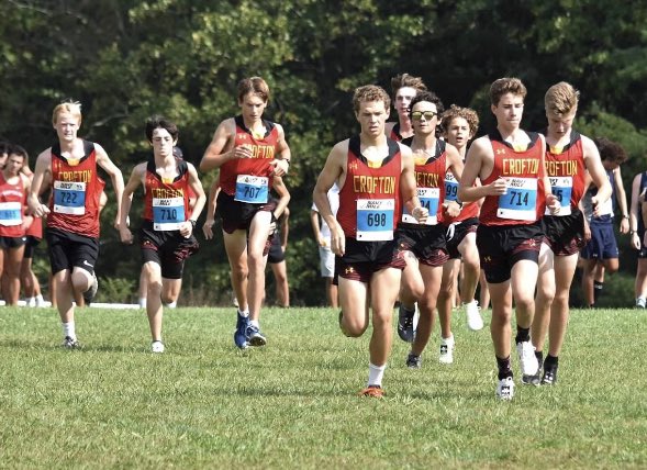 CroftonXC's tweet photo. We took the Bull by the horns this weekend at Bull Run. Proud of the fight our team showed on a hot, hilly day! #OneTeamOneStride #WeLoveHills https://t.co/Lv3MmLSGca