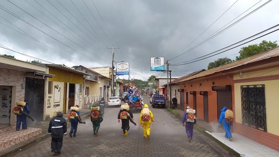 #19Septiembre | #Nicaragua
Autoridades del Municipio de Camoapa realizan jornada de desinfección contra la COVID19 en espacios públicos.
#2021SoberaniaEnMiTierra
#PatriaBenditaYLibre
@CTipitapa @Katilieva @DiablaSandi @HoChiMinhF @BricenoLiliaba9 @MamiSandinista @Blandon_ly