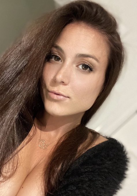 Taryn Maria’s pics and videos