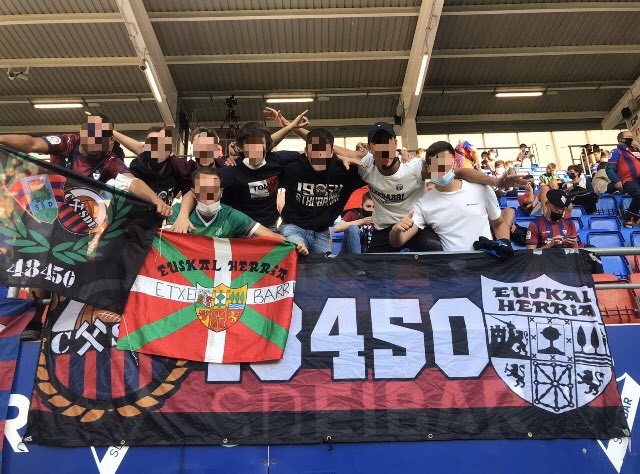 Sdecomando's tweet photo. HERMANDAD🔵🔴 @EskoziaLaBrava https://t.co/HVu7j6jTSd