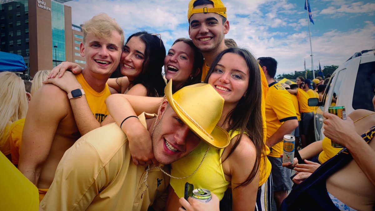 DaytonsDarling's tweet photo. The boys were buzzin #fuckvt https://t.co/x5w9KIfPzz