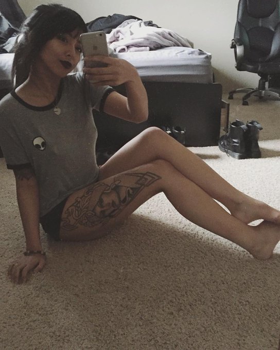 2016 kitty with the unfinished tattoo 🥺🥺 https://t.co/zjIvLystiy