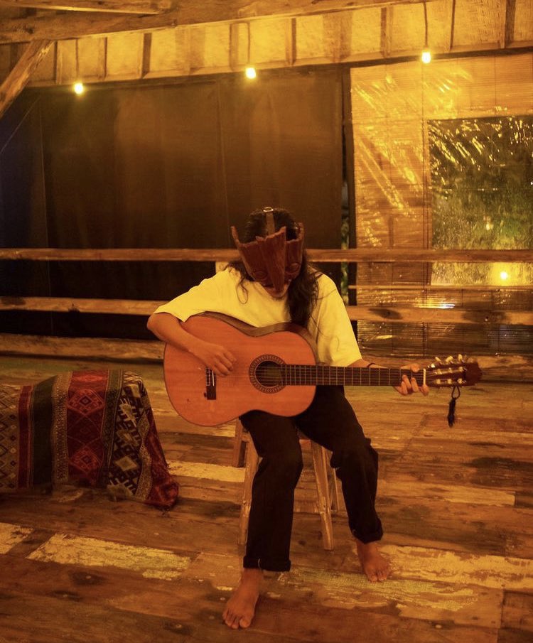 EarthWithoutHum's tweet image. A little bit of me doing performance 🙈🙊🙉 #NFTartist #portrait #performance #performingarts